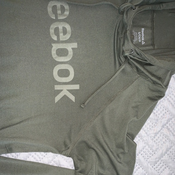 Reebok Sweatshirt - Picture 3 of 5